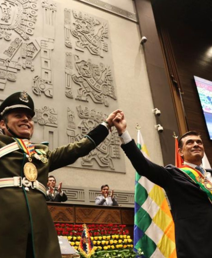 La Biblia regresa al parlamento boliviano con la juramentación del presidente Rodrigo Paz.